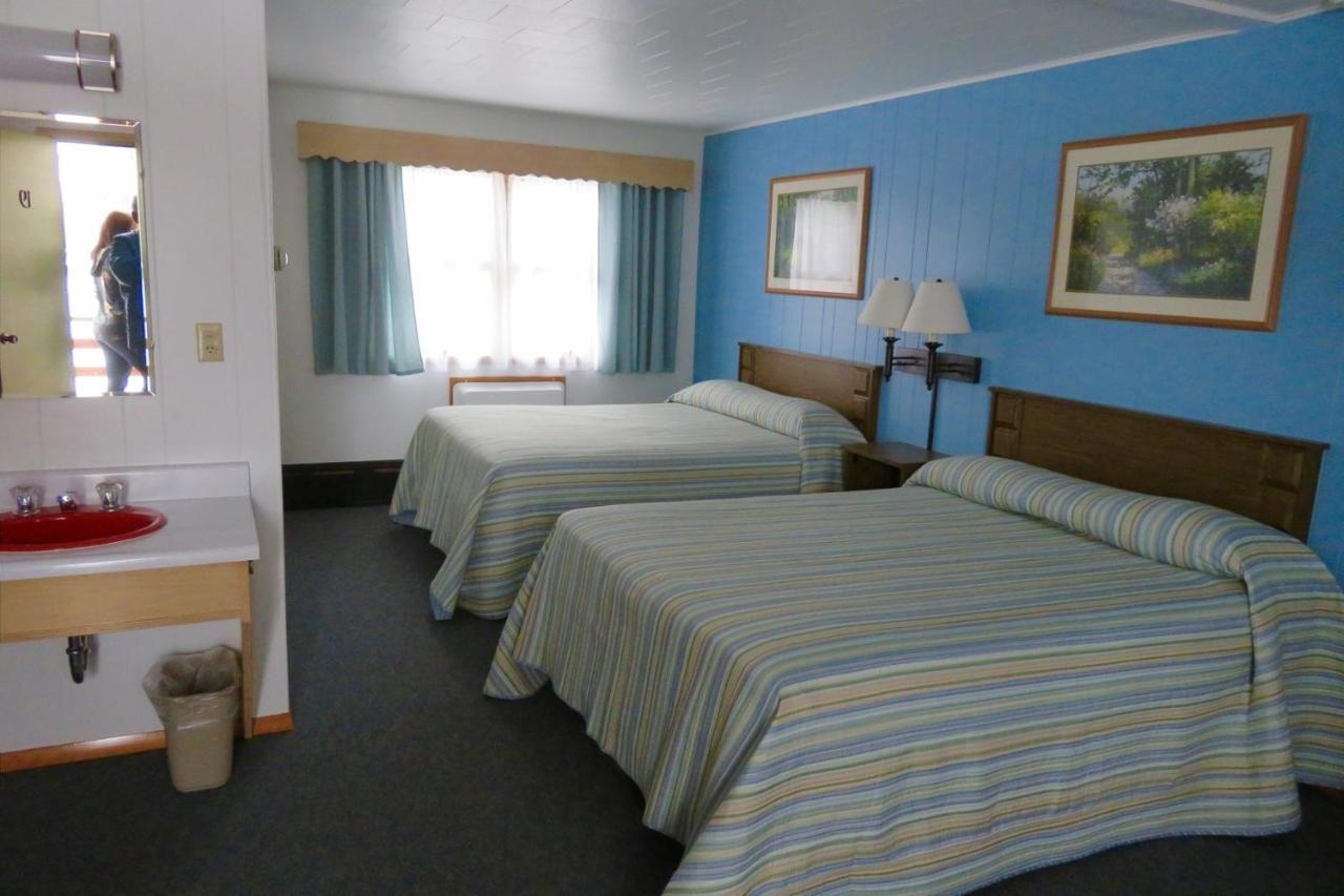 Cedars Motel Ironwood Ngoại thất bức ảnh