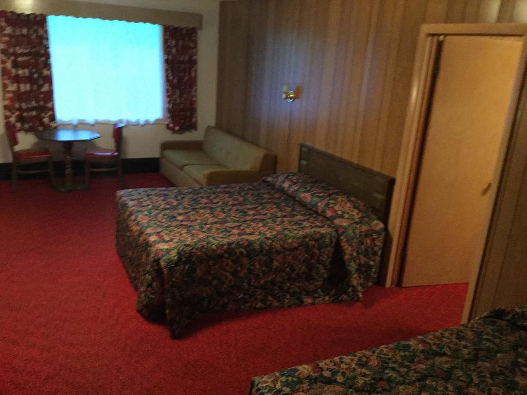 Cedars Motel Ironwood Ngoại thất bức ảnh