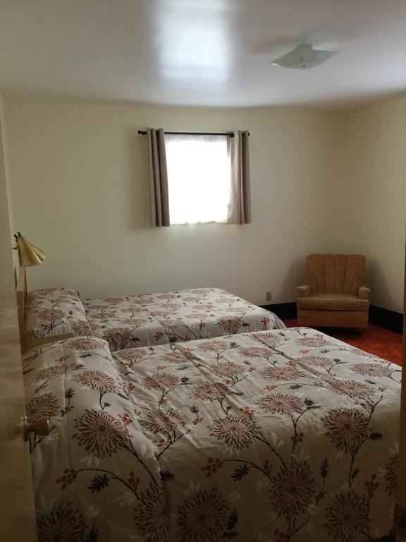 Cedars Motel Ironwood Ngoại thất bức ảnh