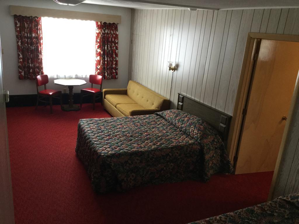 Cedars Motel Ironwood Ngoại thất bức ảnh
