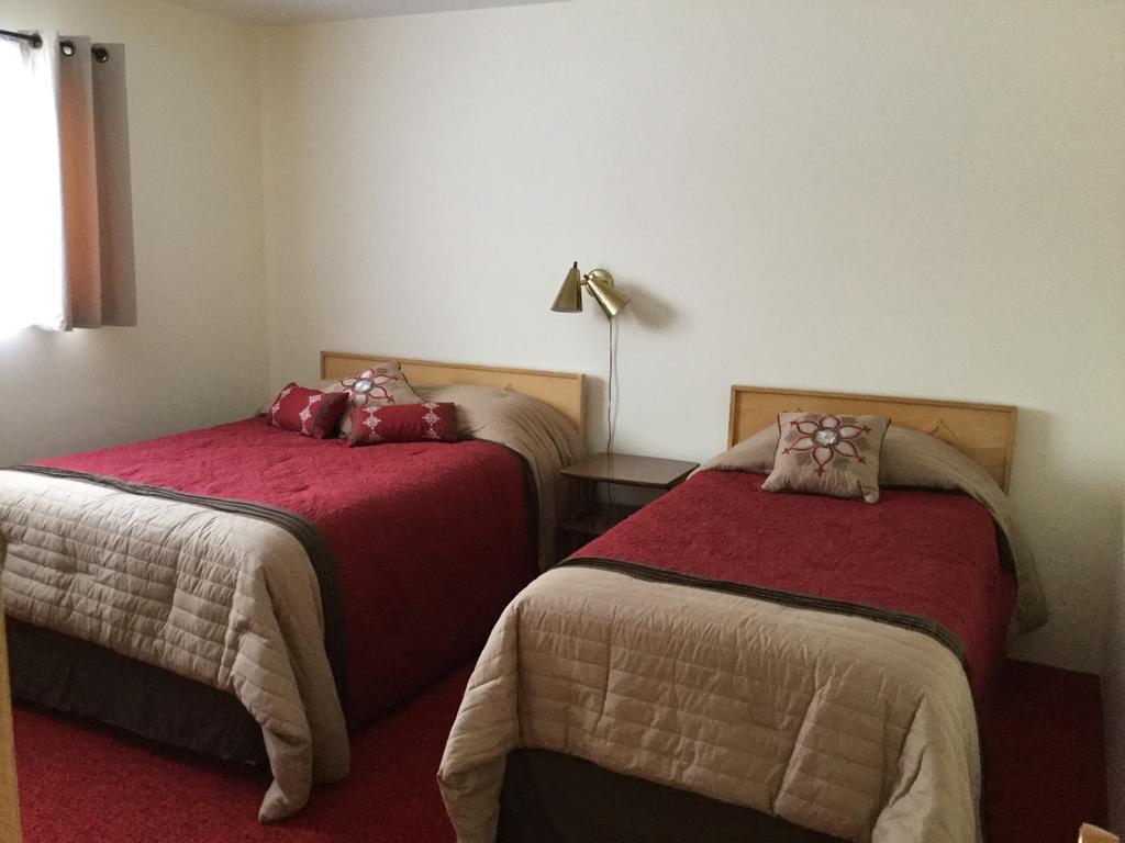 Cedars Motel Ironwood Ngoại thất bức ảnh