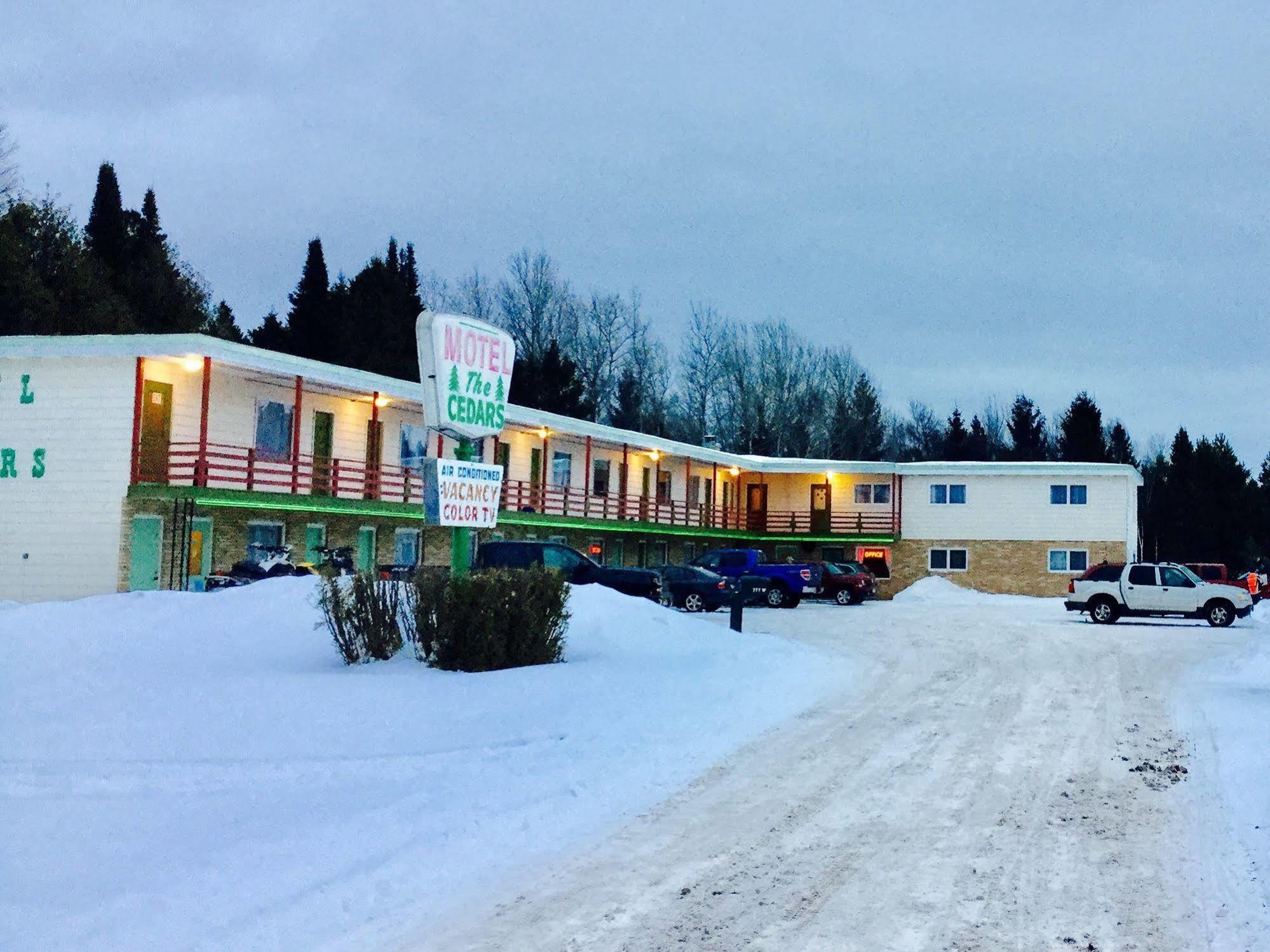 Cedars Motel Ironwood Ngoại thất bức ảnh