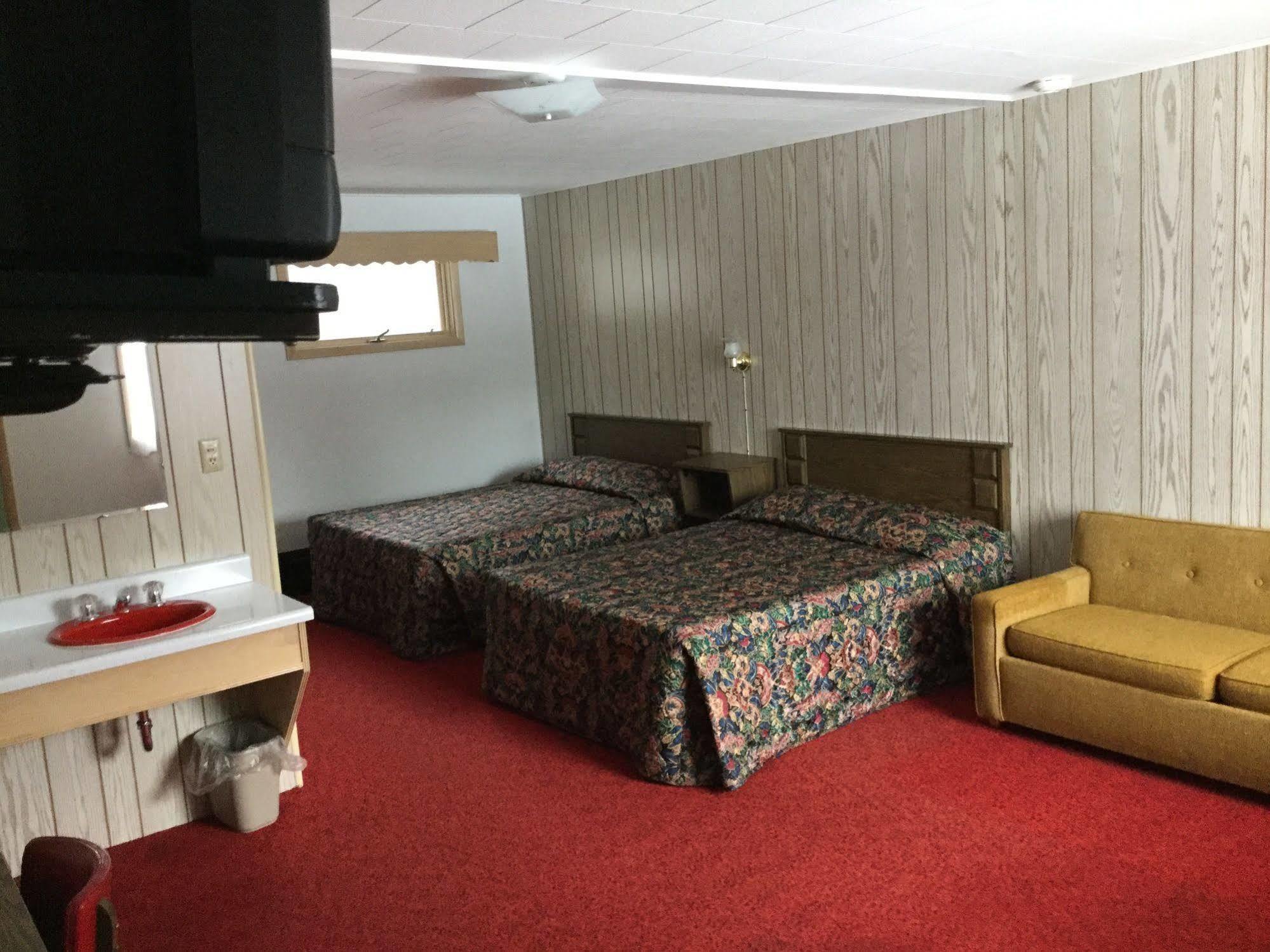 Cedars Motel Ironwood Ngoại thất bức ảnh