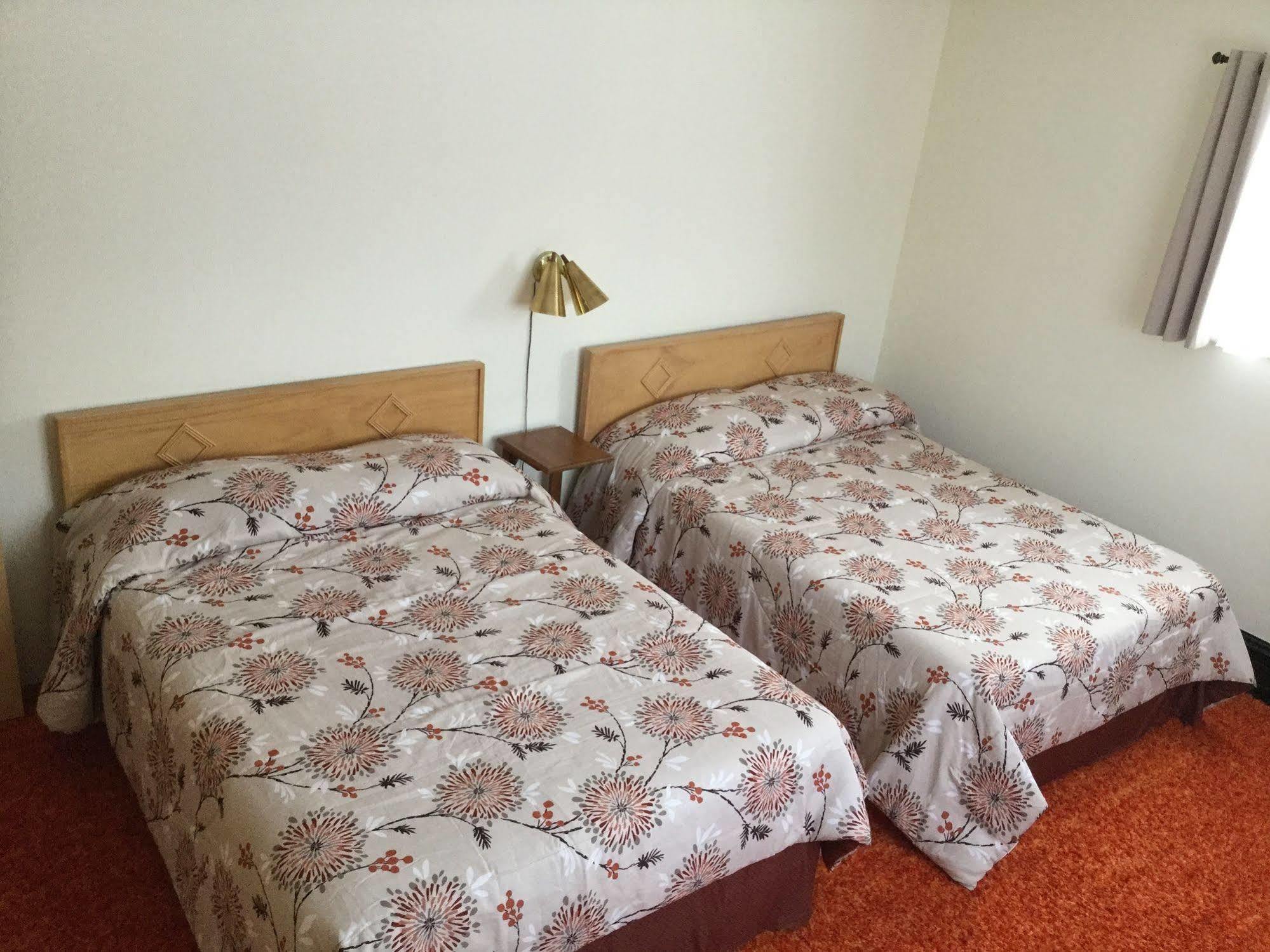 Cedars Motel Ironwood Ngoại thất bức ảnh