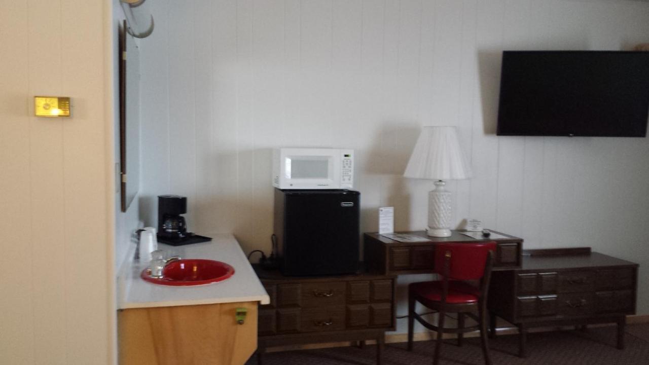 Cedars Motel Ironwood Ngoại thất bức ảnh